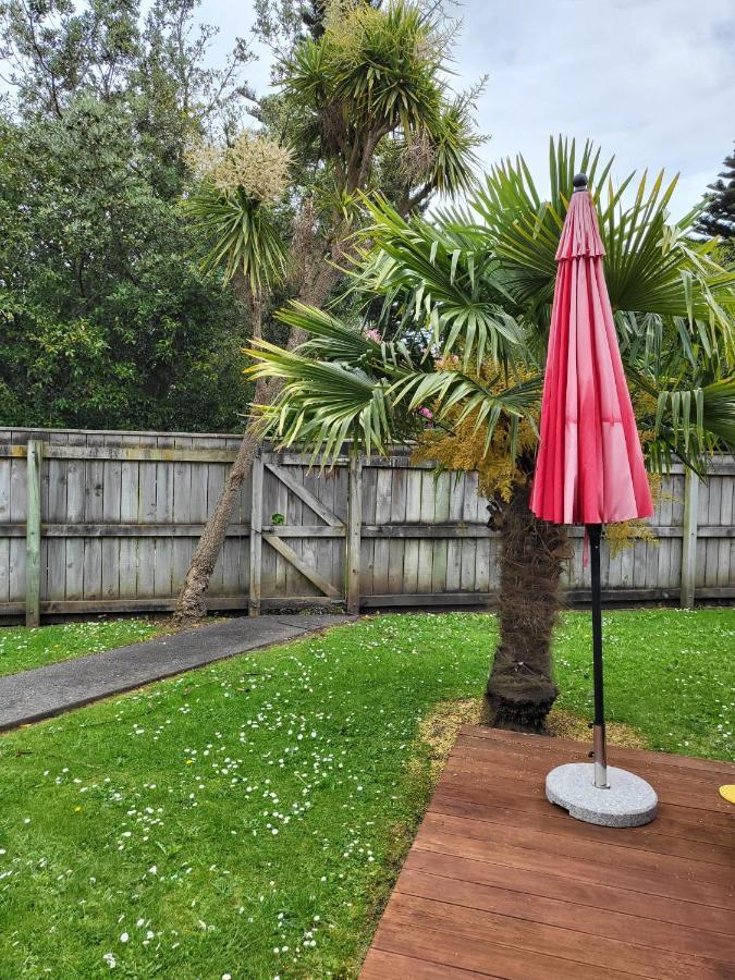 The Perfect Getaway For Two In A Large Suite Whanganui Kültér fotó
