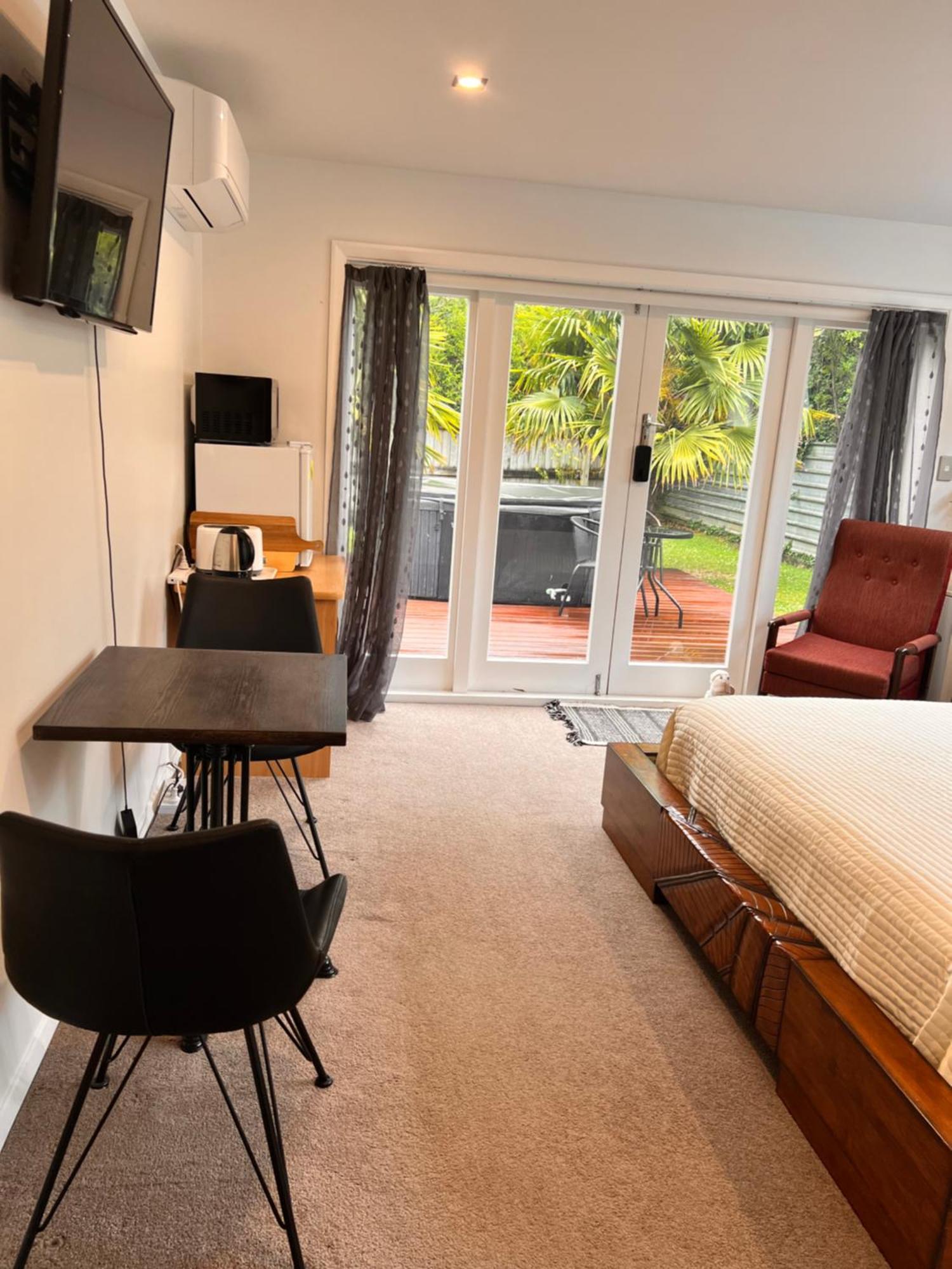 The Perfect Getaway For Two In A Large Suite Whanganui Kültér fotó